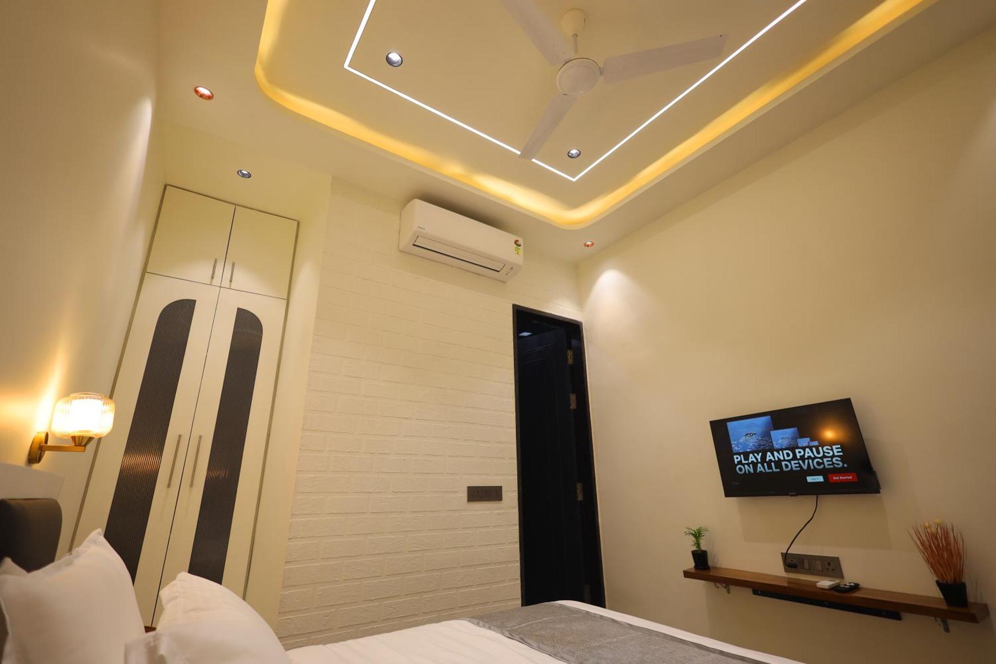 Narayana Homes Mathura Esterno foto