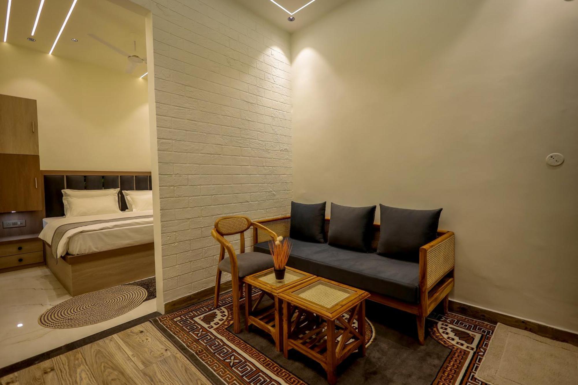 Narayana Homes Mathura Esterno foto