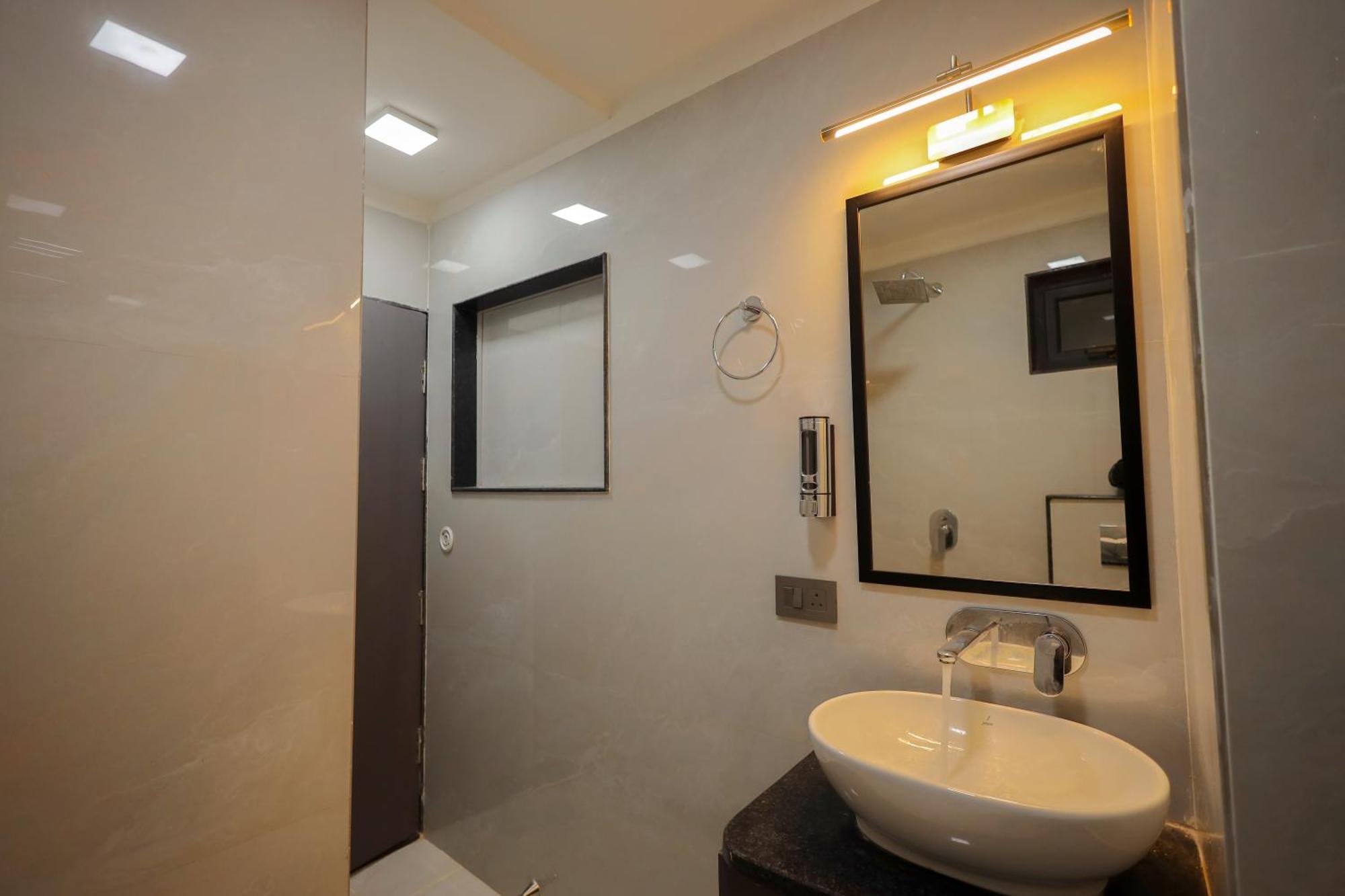 Narayana Homes Mathura Esterno foto